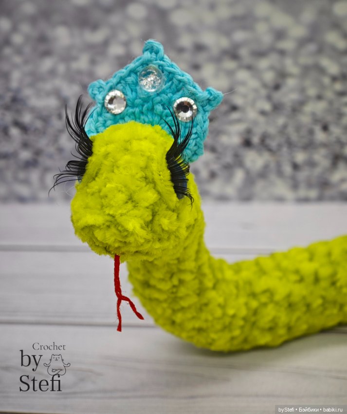 Новогодние змейки — Вязаные игрушки и амигуруми: крючком (фото 10)