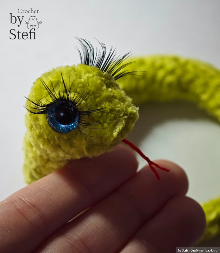 Новогодние змейки — Вязаные игрушки и амигуруми: крючком (фото 3)