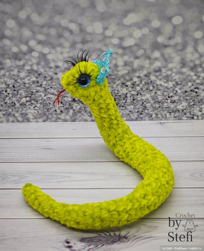 Новогодние змейки — Вязаные игрушки и амигуруми: крючком