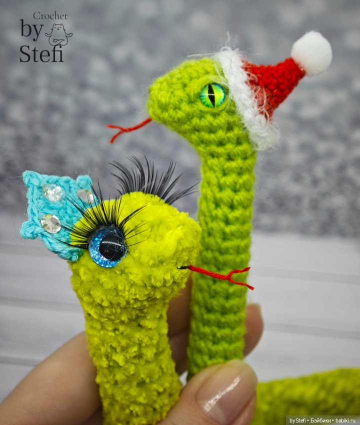 Новогодние змейки — Вязаные игрушки и амигуруми: крючком