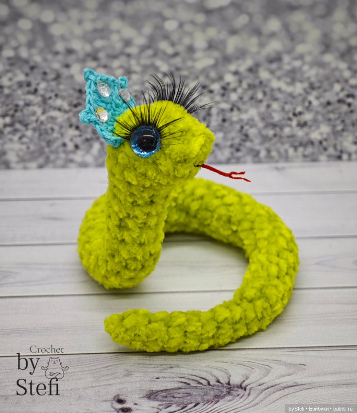 Новогодние змейки — Вязаные игрушки и амигуруми: крючком