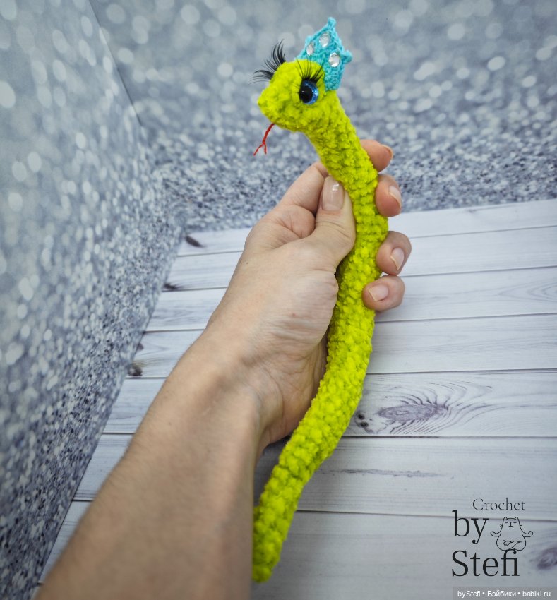 Новогодние змейки — Вязаные игрушки и амигуруми: крючком