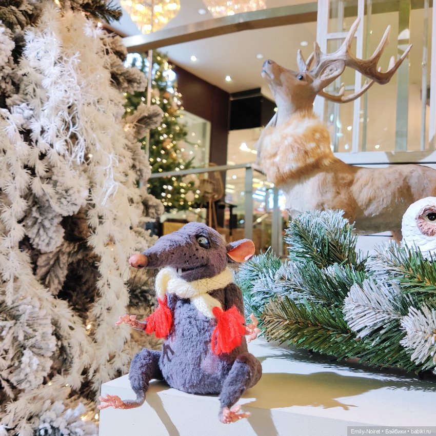 Новогодние игрушки, свечи и хлопушки (фото 2)