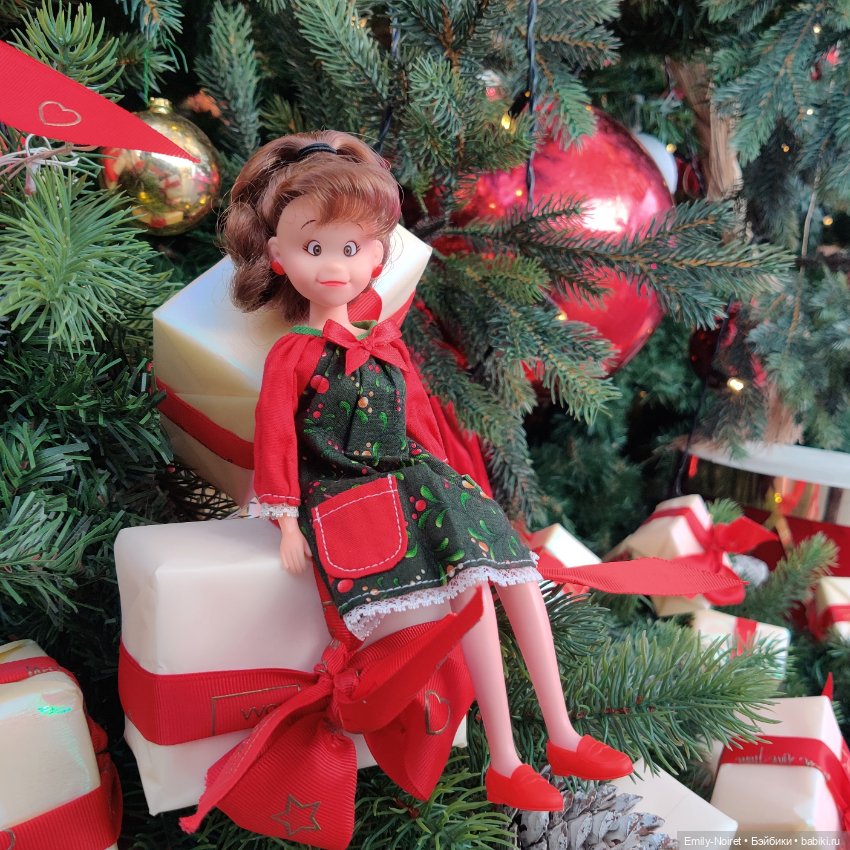 Новогодние игрушки, свечи и хлопушки (фото 8)