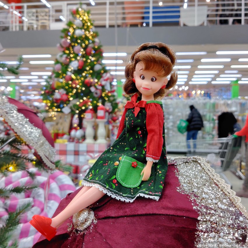 Новогодние игрушки, свечи и хлопушки (фото 10)