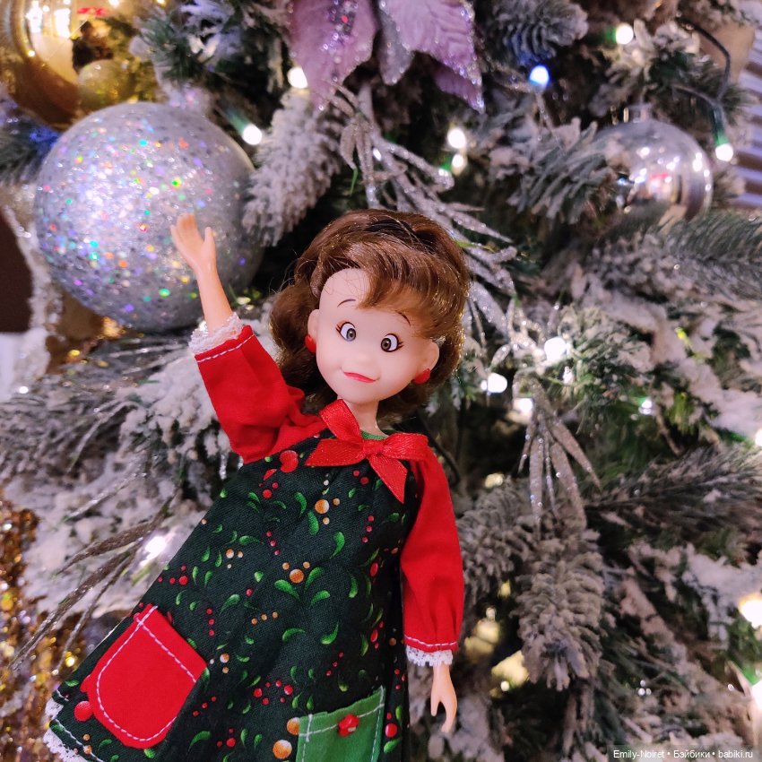 Новогодние игрушки, свечи и хлопушки (фото 6)