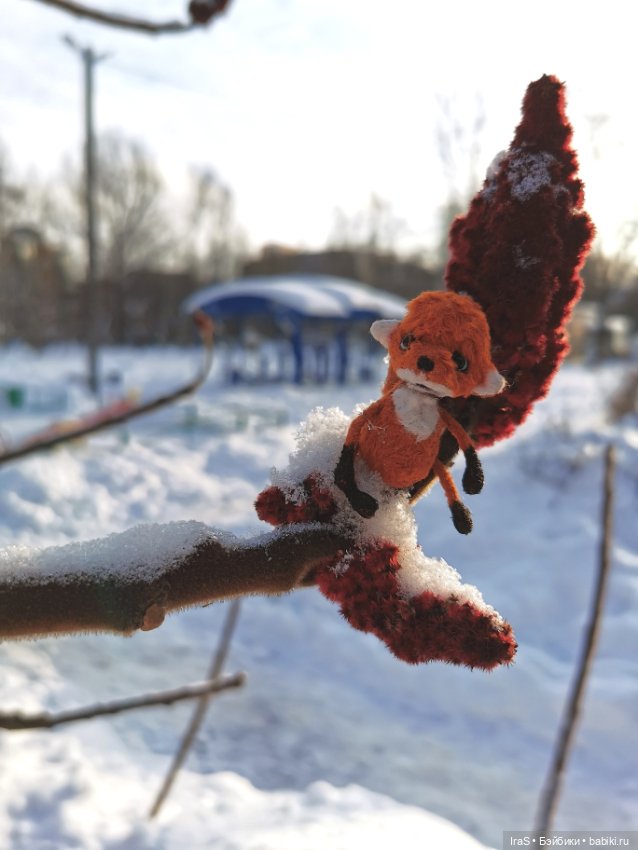 Пушистые прогулки — Авторские игрушки из разных материалов: синельная проволока (фото 9)