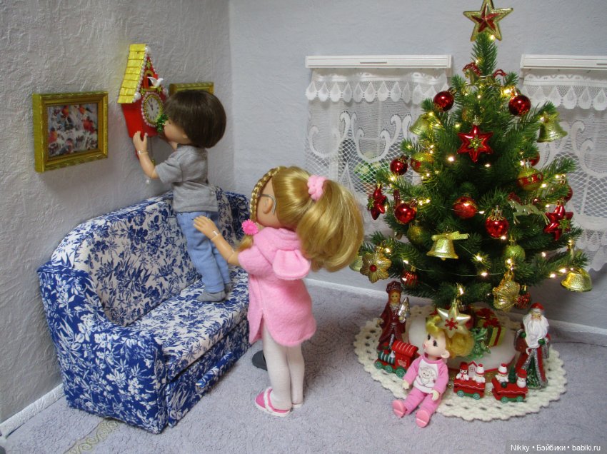Новогодняя ёлка для кукол Паола Рейна