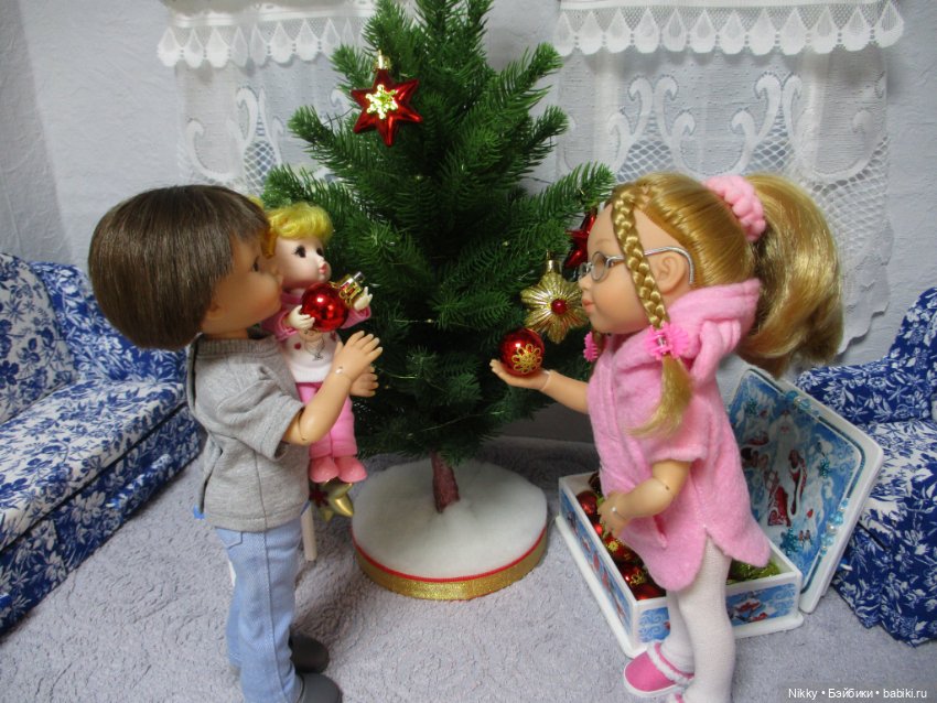Новогодняя ёлка для кукол Паола Рейна