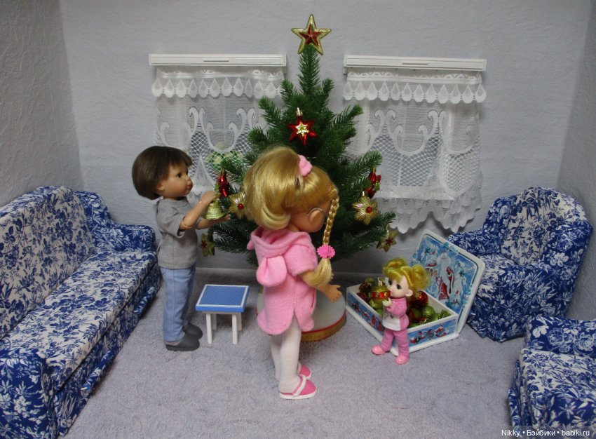 Новогодняя ёлка для кукол Паола Рейна