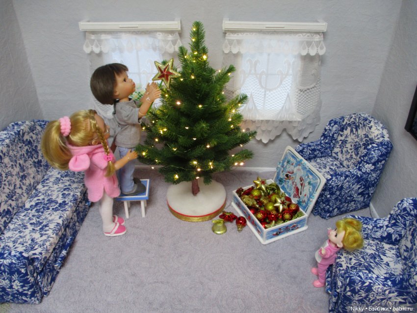 Новогодняя ёлка для кукол Паола Рейна