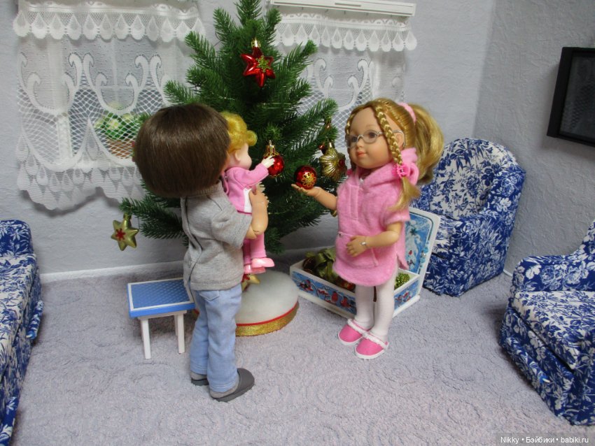 Новогодняя ёлка для кукол Паола Рейна