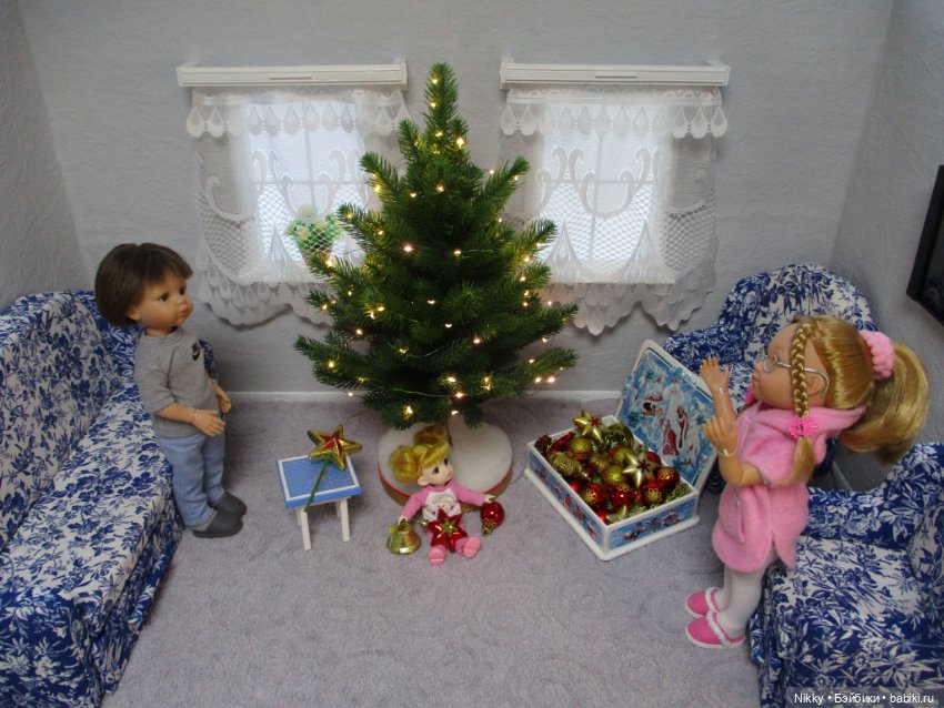 Новогодняя ёлка для кукол Паола Рейна