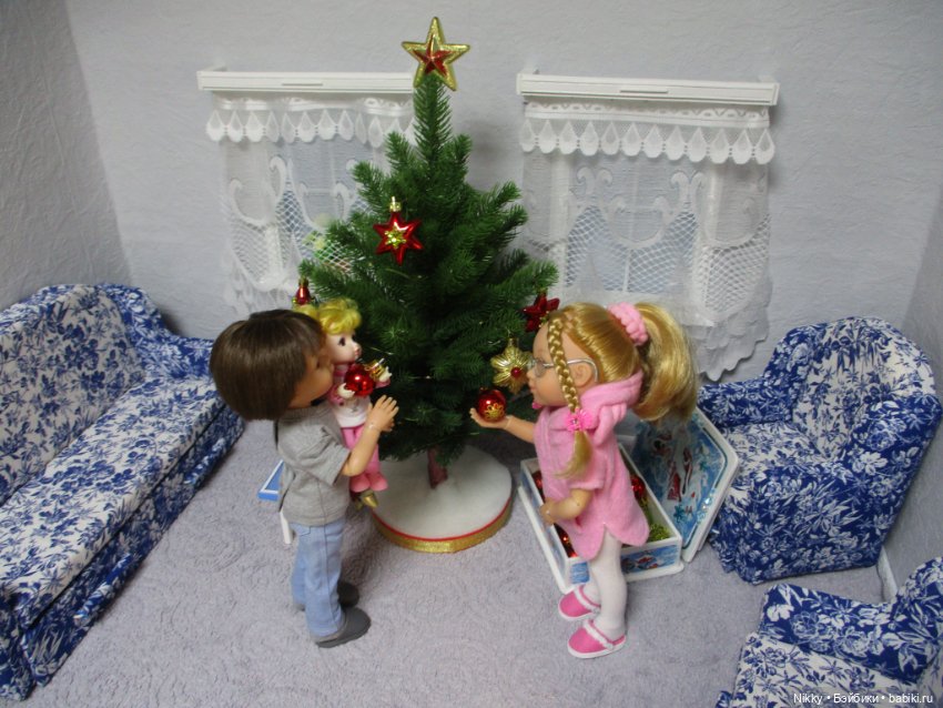 Новогодняя ёлка для кукол Паола Рейна