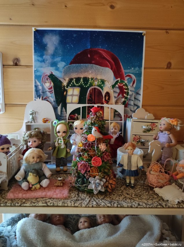 Как живут мои куколки — Коллекции игровых кукол (Playline): фото полок (фото 2)