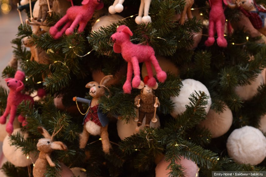 ГУМ - ярмарка и елки — Коллекции игровых кукол (Playline): фото полок