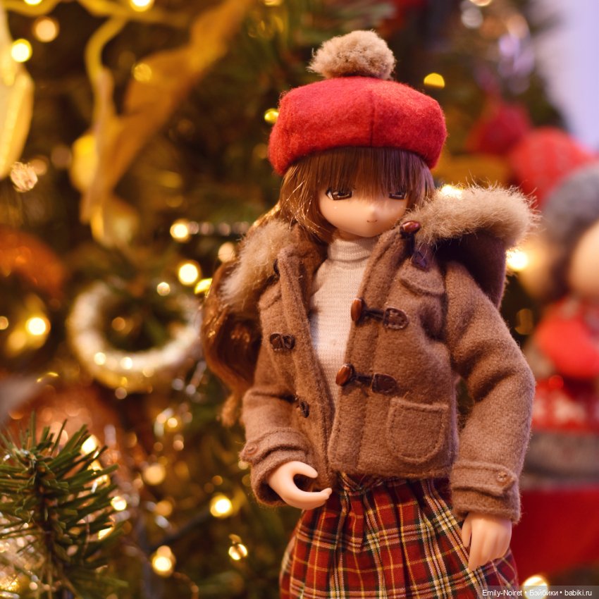 ГУМ - ярмарка и елки — Коллекции игровых кукол (Playline): фото полок