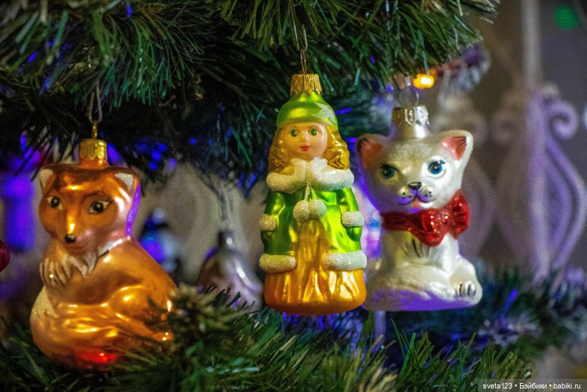 Елочные игрушки — Новый год и Рождество: праздничные фото кукол (фото 4)