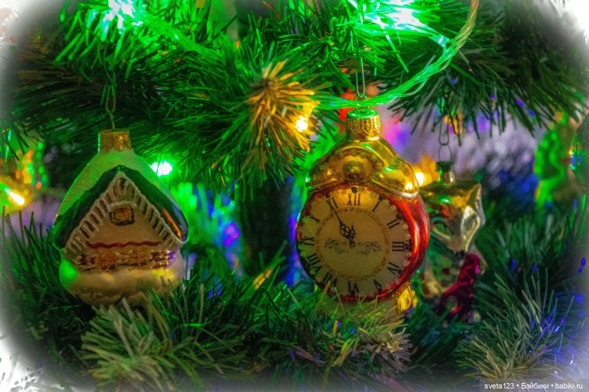 Елочные игрушки — Новый год и Рождество: праздничные фото кукол (фото 6)