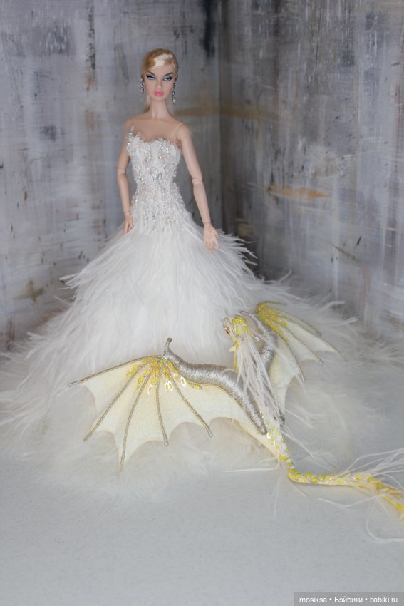 Новогодняя коллекция — Одежда и обувь для кукол своими руками: фото