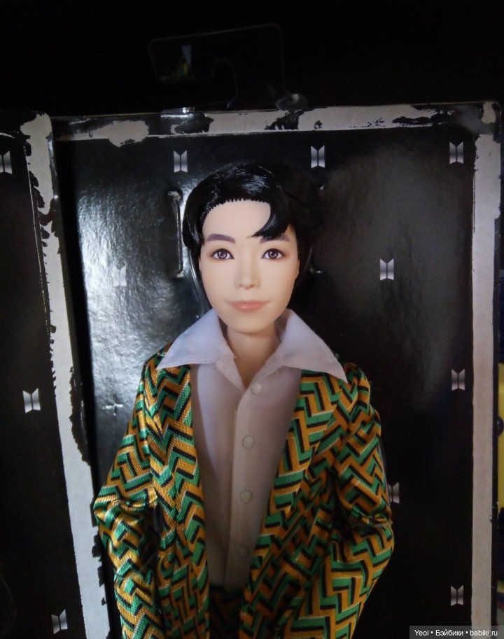 Куклы BTS от Маттел, Джей - Хоуп и Джин (фото 5)