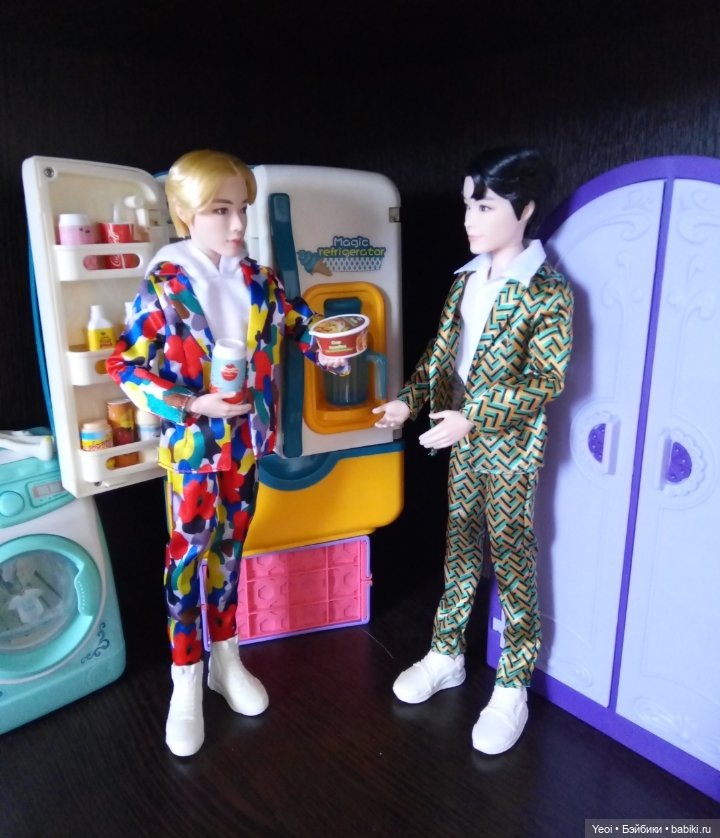 Куклы BTS от Маттел, Джей - Хоуп и Джин (фото 10)
