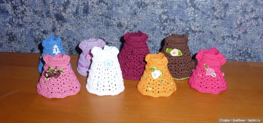 Вязаные платья на кукол Evi simba — Еви (11 см)