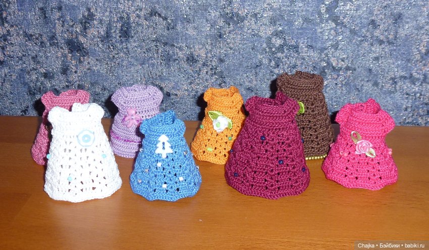 Вязаные платья на кукол Evi simba — Еви (11 см)