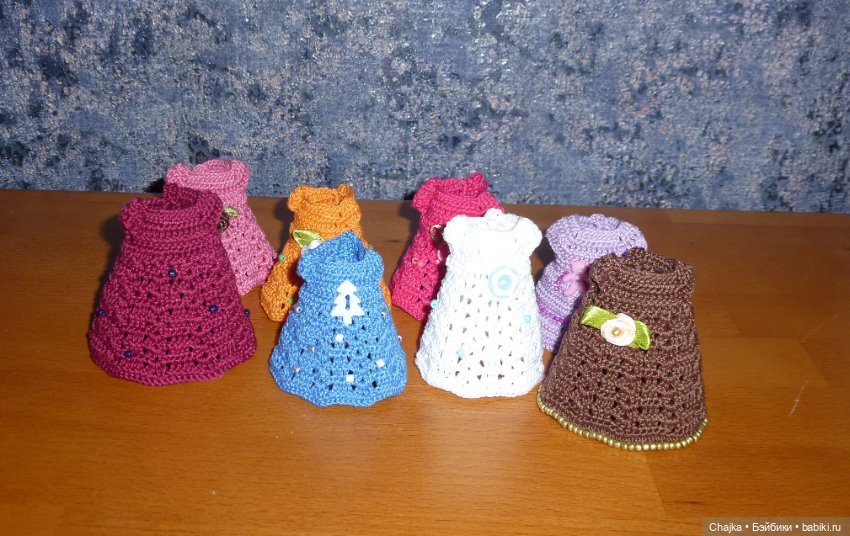 Вязаные платья на кукол Evi simba — Еви (11 см)