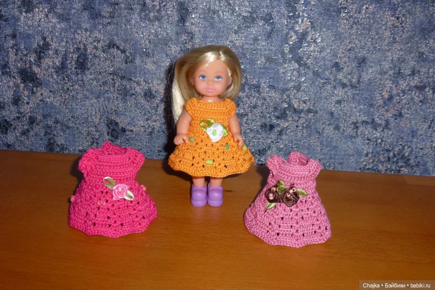 Вязаные платья на кукол Evi simba — Еви (11 см)