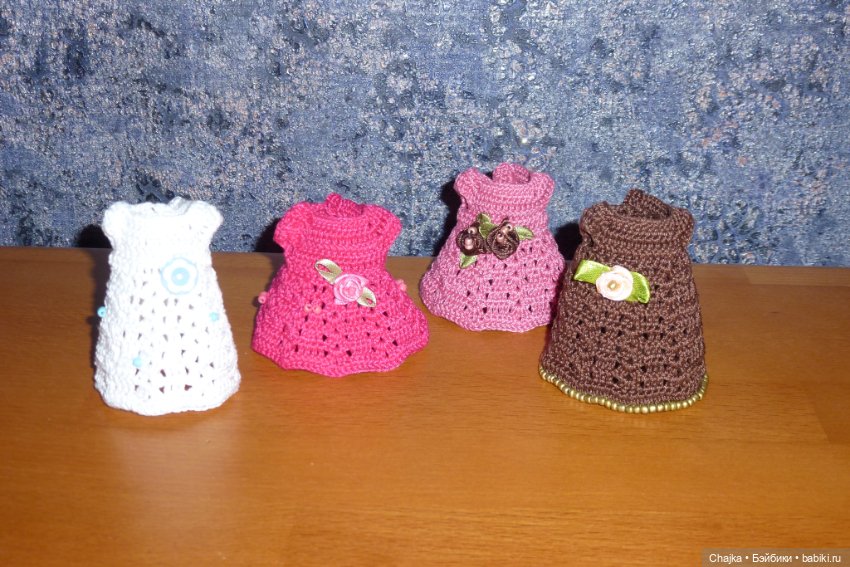 Вязаные платья на кукол Evi simba — Еви (11 см)