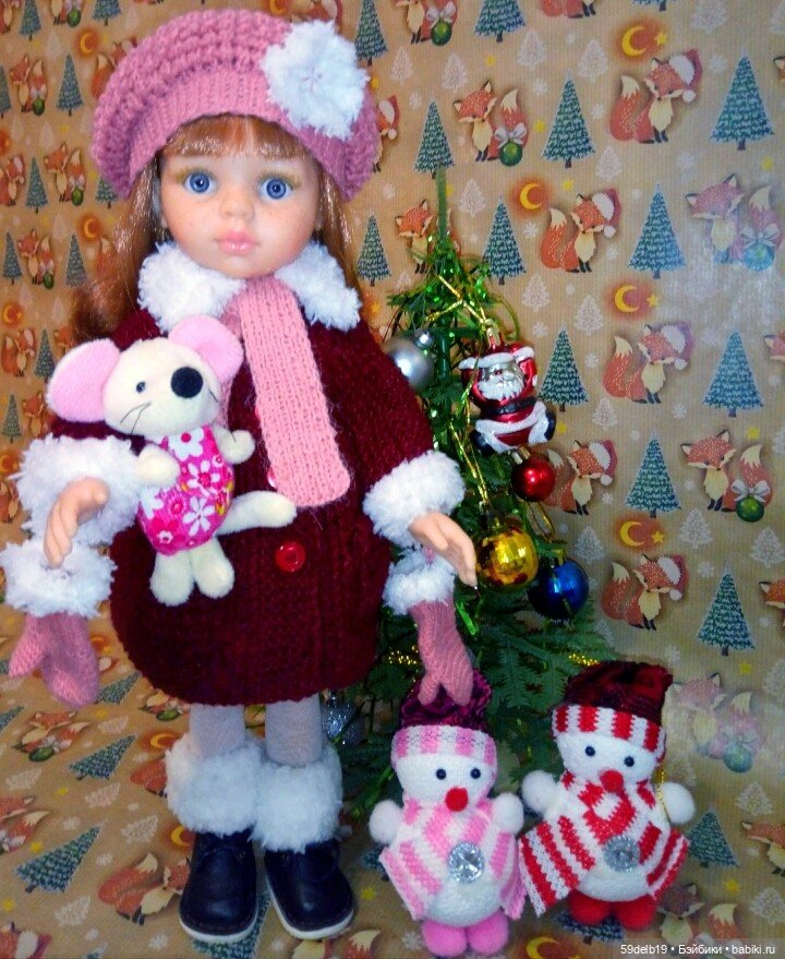 Листаем семейный альбом, смотрим новогодние фото прошлых лет