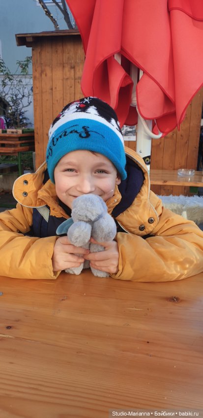 С наступающим Новым Годом и Рождеством от куколки Руби Ред