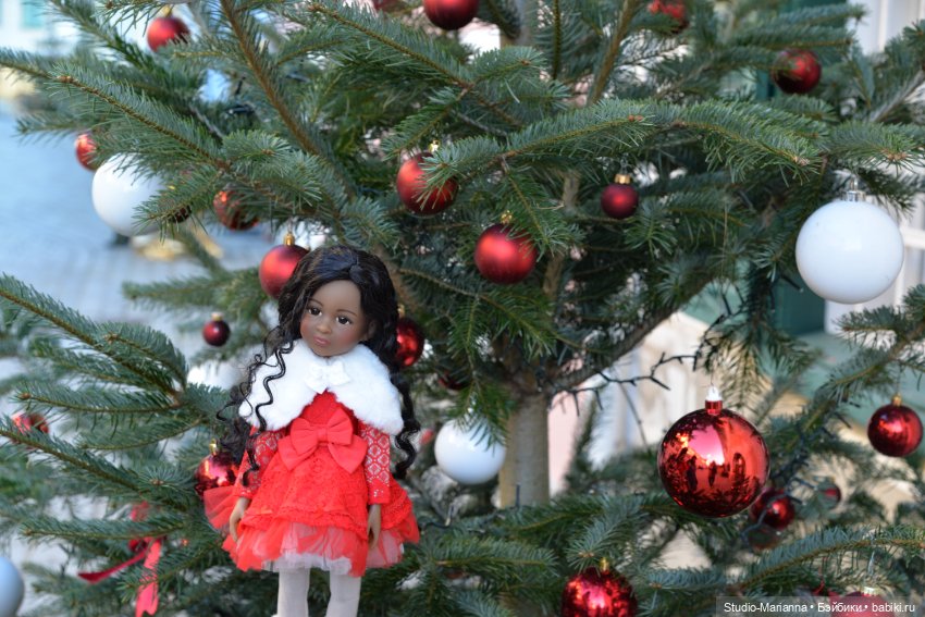 С наступающим Новым Годом и Рождеством от куколки Руби Ред