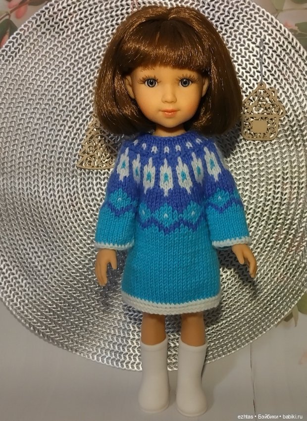 МК: Вязаное платье «Снегурочка» для кукол Reina del Norte (моя версия)