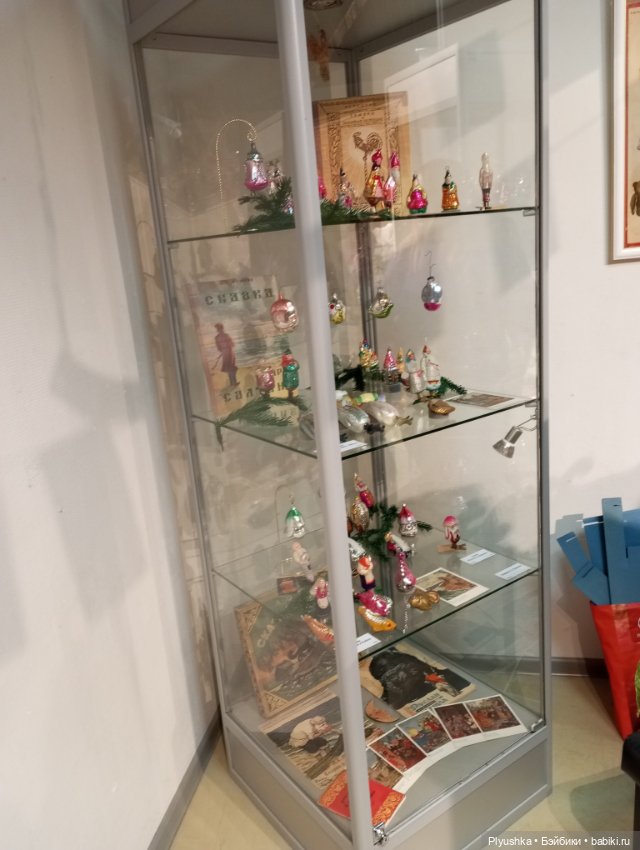 Лис Люк на выставке винтажных ёлочных игрушек