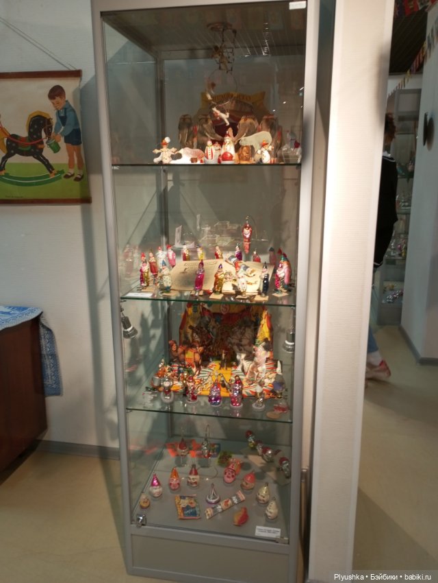 Лис Люк на выставке винтажных ёлочных игрушек. Продолжение