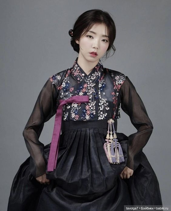 Ноябрьский чёрный — Сочетание цветов: палитры для одежды и интерьера (фото 6)