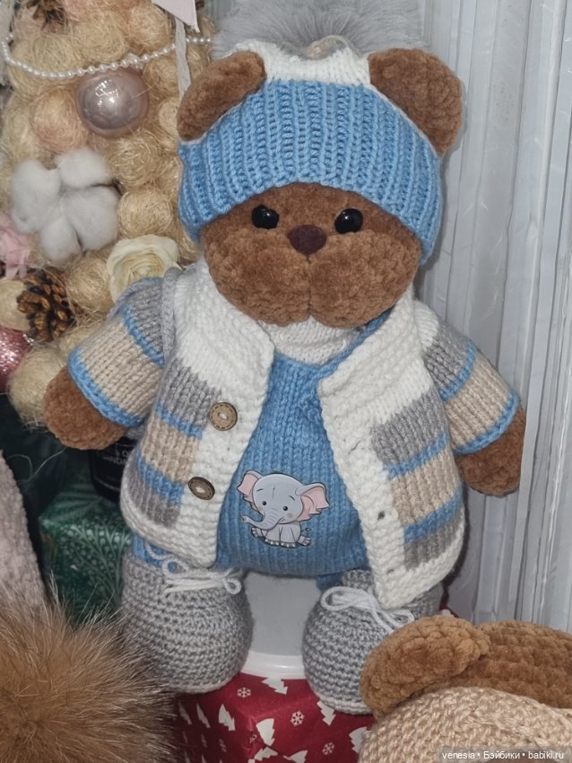 Выставка новогодние подарки. Куклы на Тишинке