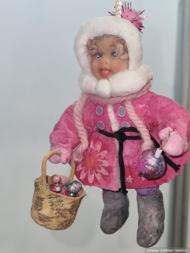 Выставка новогодние подарки. Куклы на Тишинке