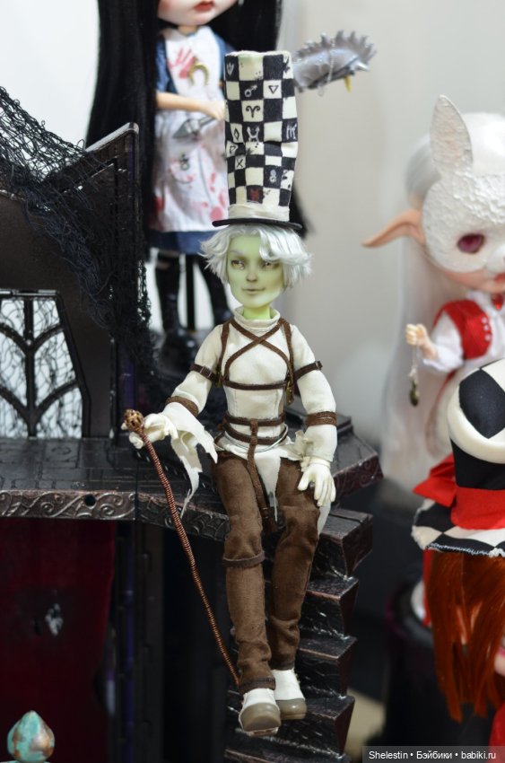 Стенд Арт проект: Алиса, сквозь зеркала (фото 7)