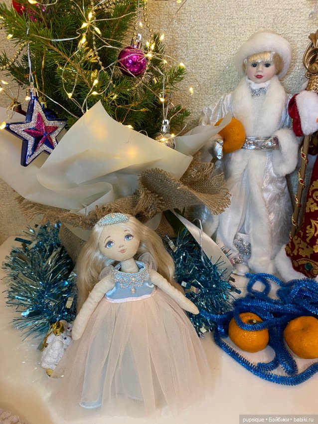 Молли примеряет наряд Снежинки (фото 6)