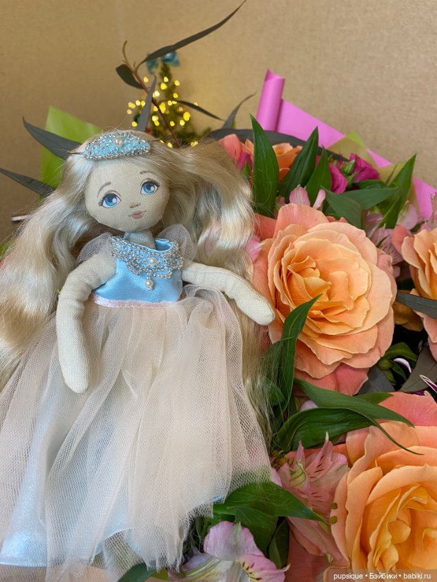 Молли примеряет наряд Снежинки (фото 5)