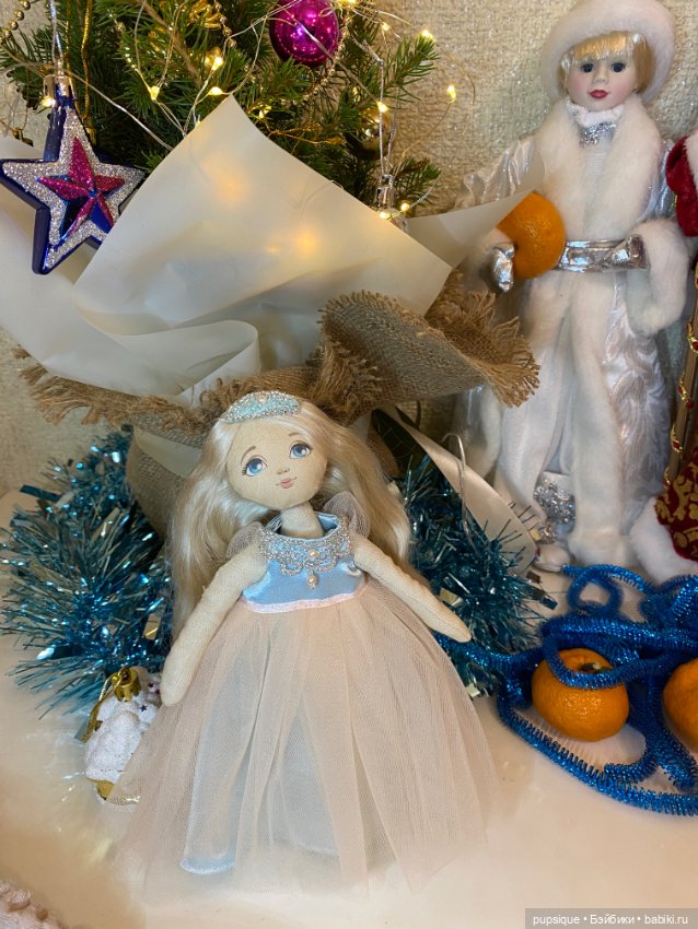 Молли примеряет наряд Снежинки (фото 8)