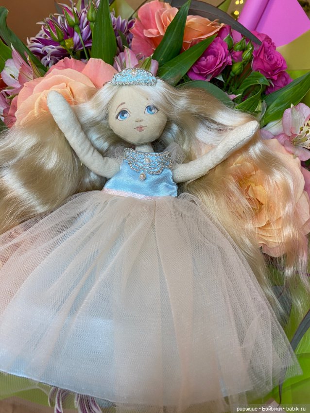 Молли примеряет наряд Снежинки (фото 4)