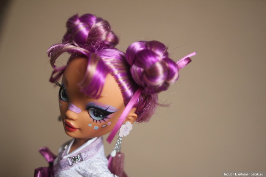 Новенькая Rainbow high Lila (фото 3)