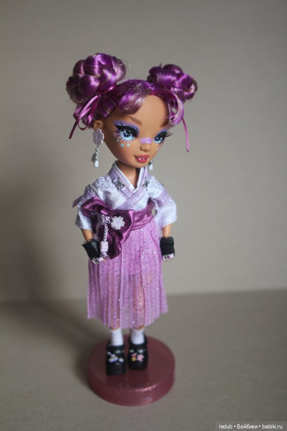 Новенькая Rainbow high Lila (фото 4)