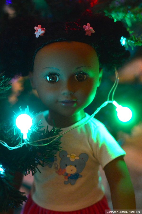 DEFAчка-негритянка у ёлки (фото 4)