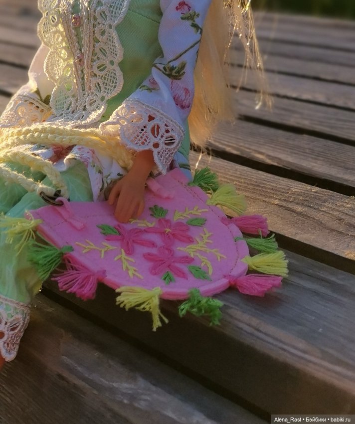 Летняя сумка из фетра 1:6