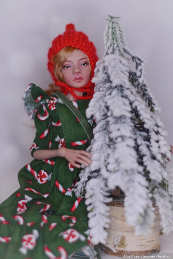 Лора Птичка в новом наряде (фото 2)